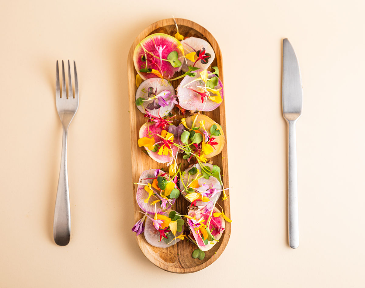 蟹と大根ピクルスのラビオリ仕立て | Taste France Magazine